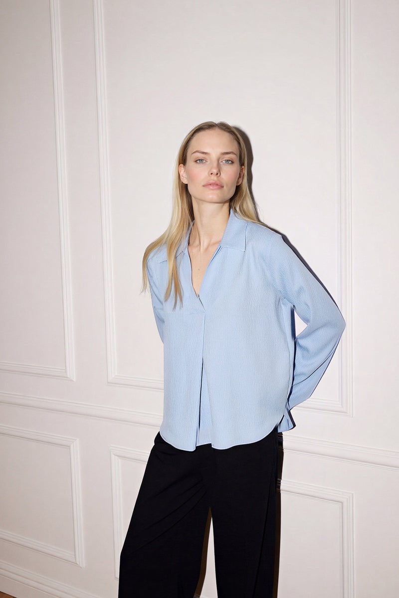 ديفاكتو بلوزة كم طويل منسوج قصة مريحة وياقة قميص - Image 1